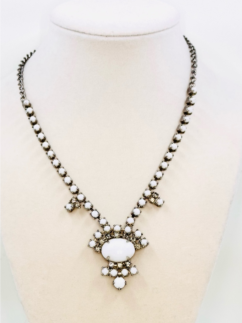 Vintage Silver Tone Prong Set Milk Glass & Rhinestone Statement Necklace 18”